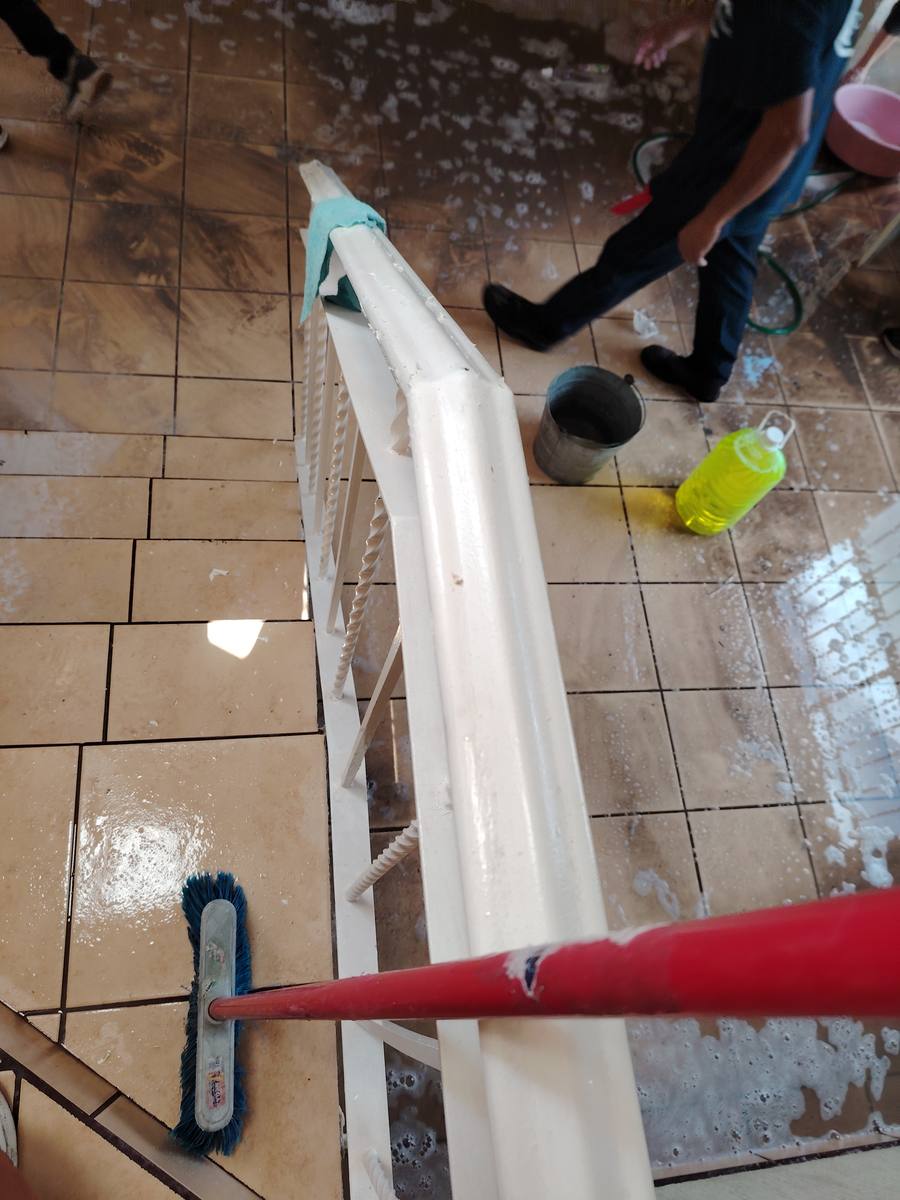 Tallado y lavado de pisos